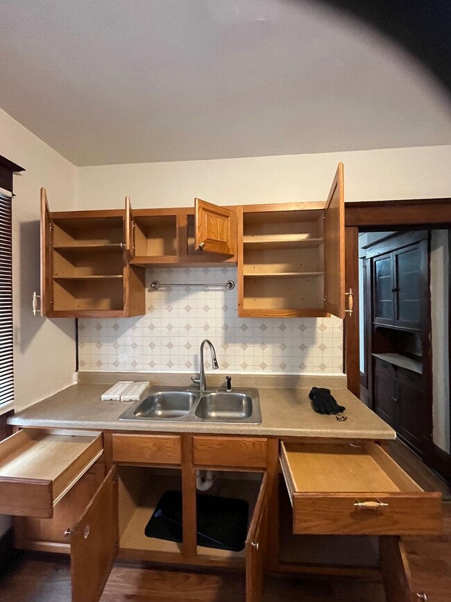 Building Photo - 3062 N Oakland Ave