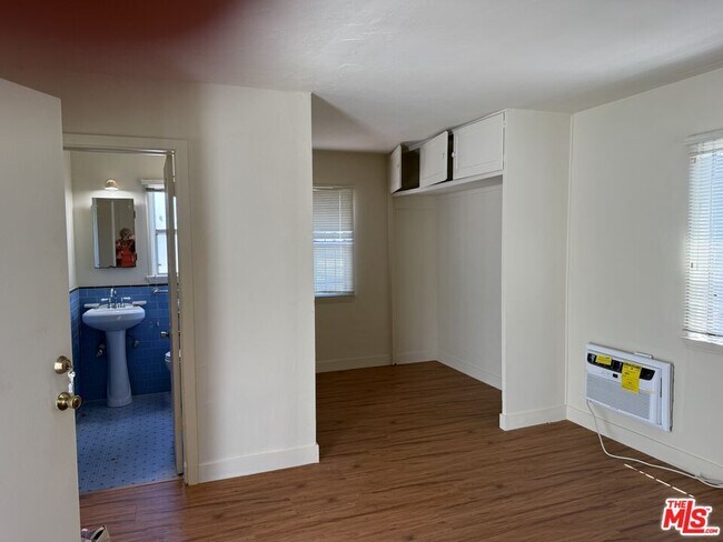Foto del edificio - 1306 S Mansfield Ave