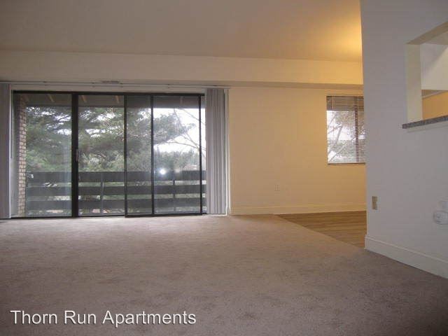 Building Photo - 300 Lee Dr