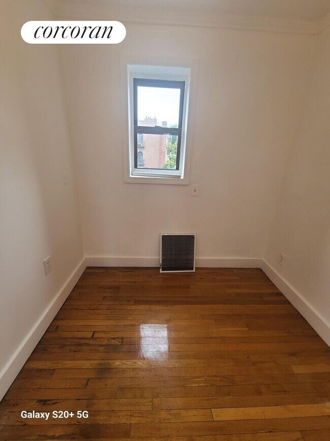 Foto del edificio - 220 Waverly Pl