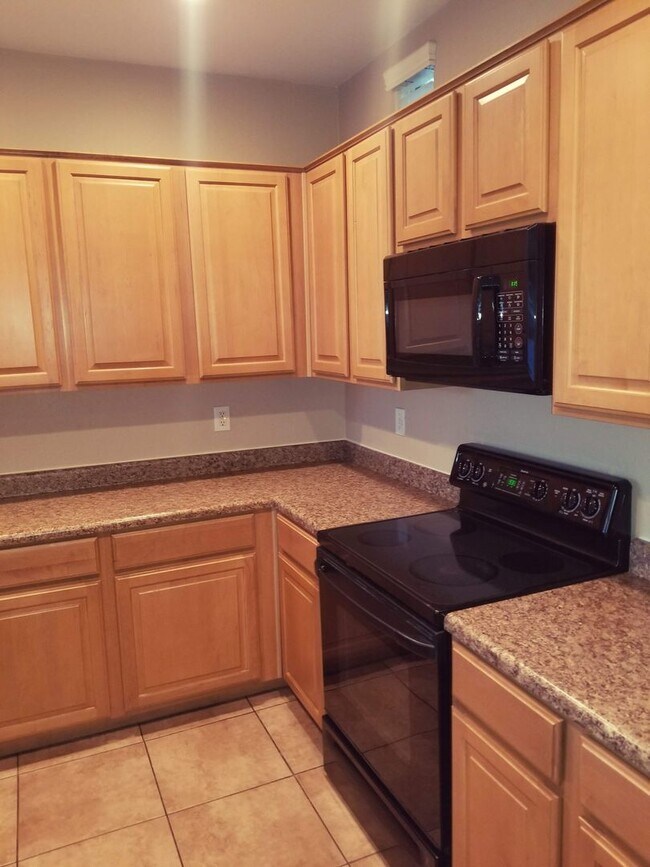 Building Photo - Great Gilbert Location, 4 bedrooms 2.75 ba...