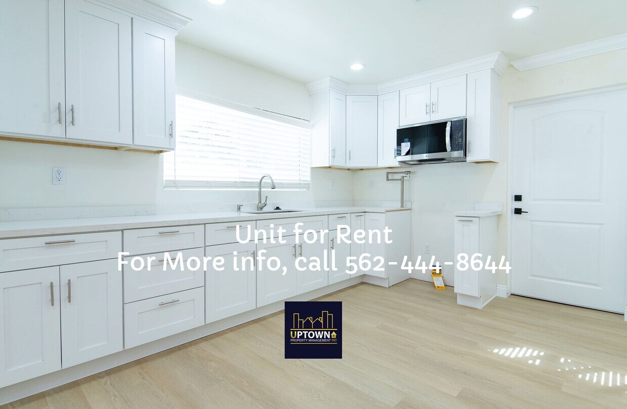 Foto principal - House - 2 Bedrooms / 2 Baths / Commerce
