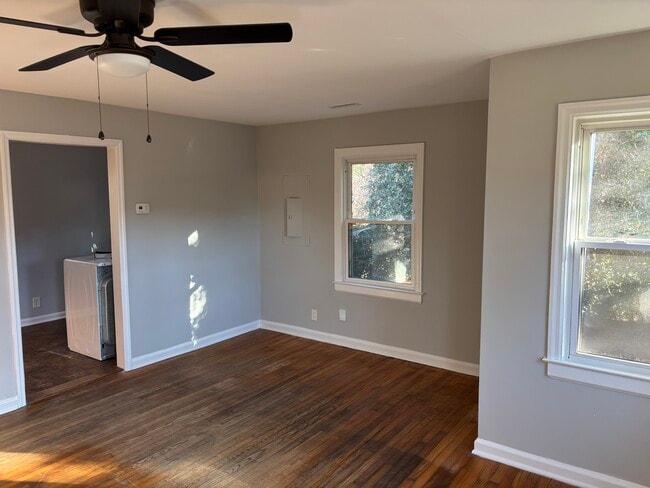 Building Photo - 717 Brighton Rd