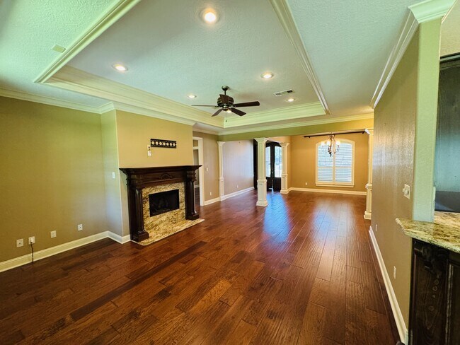 Foto del edificio - 4155 Pinehurst Dr