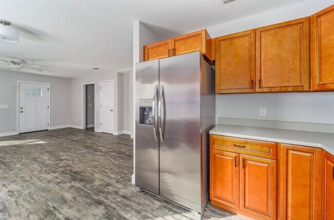 Foto del edificio - 5860 Ridge Rd