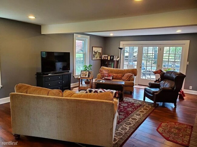 Foto del edificio - 3 br, 3 bath House - 705 West Padonia Road