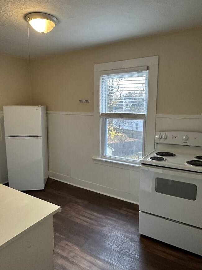 Foto del edificio - 160-162 Center Street