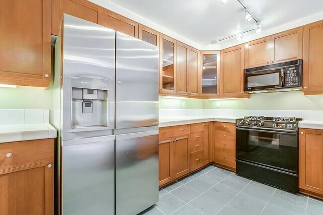 Building Photo - Downtown San Jose Gem: Stunning 2-Bedroom ...