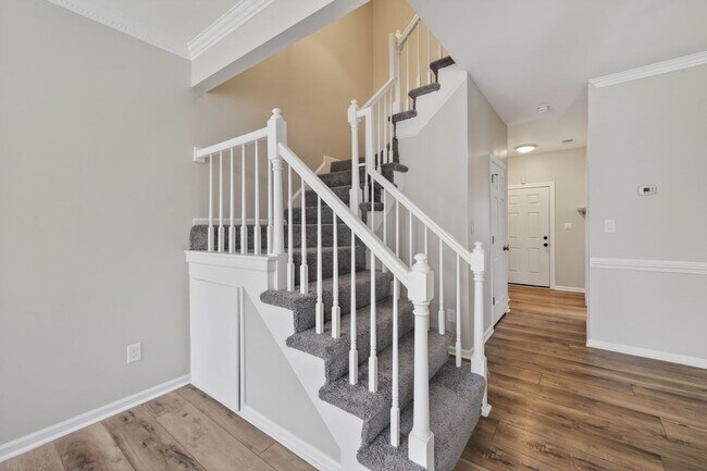 Foto del edificio - 729 Creekside Crescent