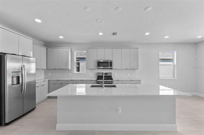 Foto del edificio - 8071 Slipway Dr