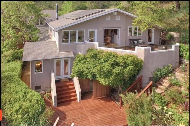 Building Photo - 2222 Ocean Street Ext
