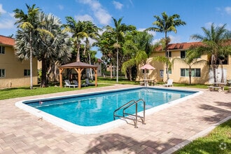 Building Photo - 2861 S. SEACREST BLVD APT 3C BOYNTON BEACH...