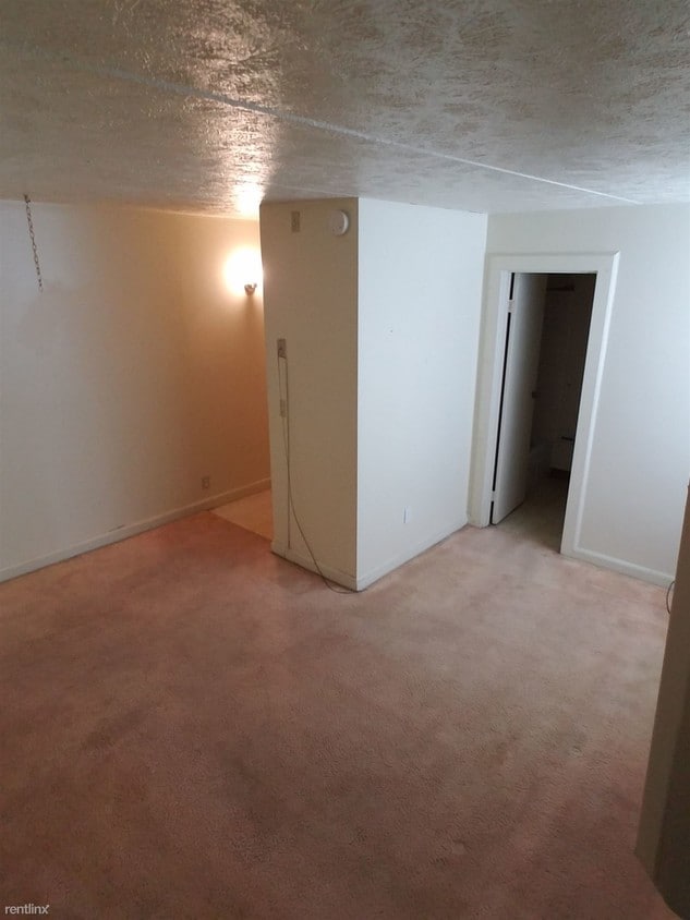 40 Resolute Cir, Rochester, NY 14621 Condo for Rent in Rochester, NY