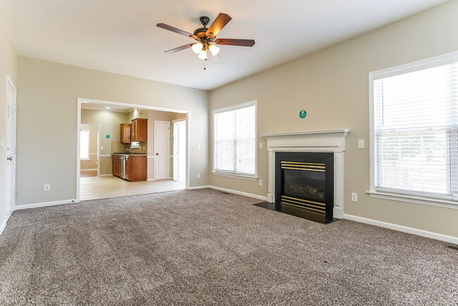 Foto del edificio - 5816 Waterford Landing Ct