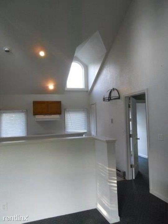 Building Photo - 2 br, 1 bath Apartment - 26057 Gibraltar Road