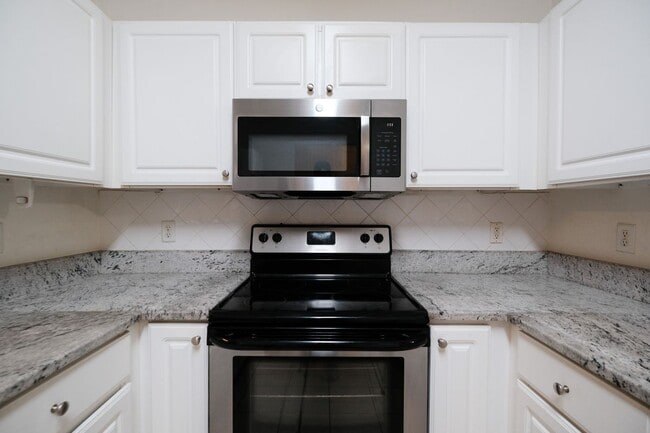 Building Photo - 4007 Westchester Ridge NE