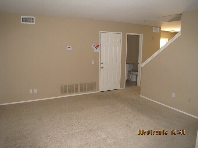 Foto del edificio - 2 story home in great neighborhood