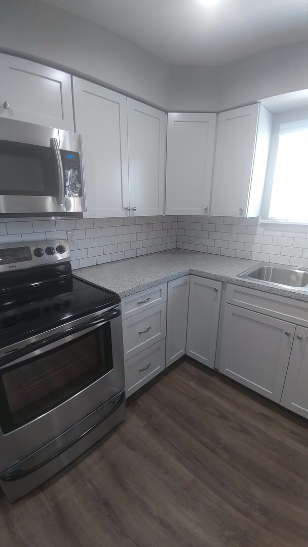 Building Photo - Fully Remodeled Duplex for Rent