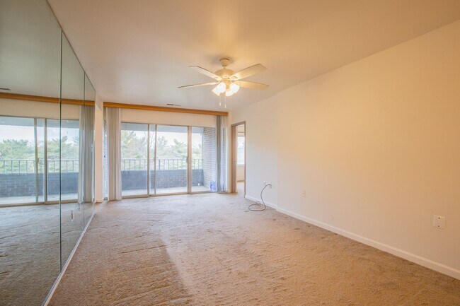 Foto del edificio - Lovely 2 BR/1 BA Condo in Gaithersburg!