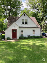Building Photo - 3220 Tampa St