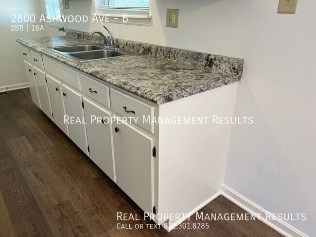 Foto del edificio - 2800 Ashwood Ave