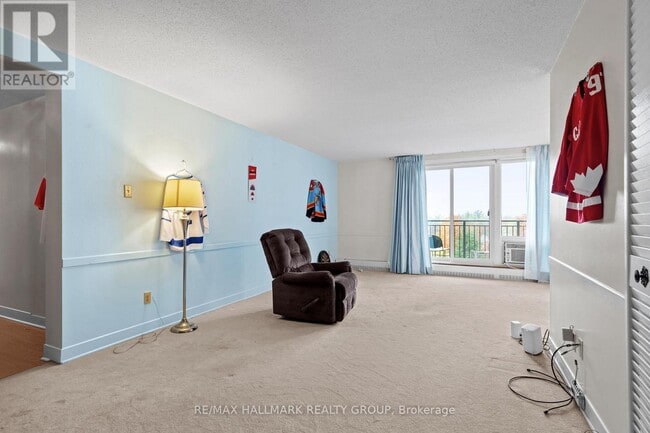 Photo du bâtiment - 1485 Baseline Rd