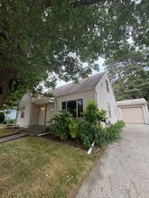 Building Photo - 11426 Crestwood Dr S