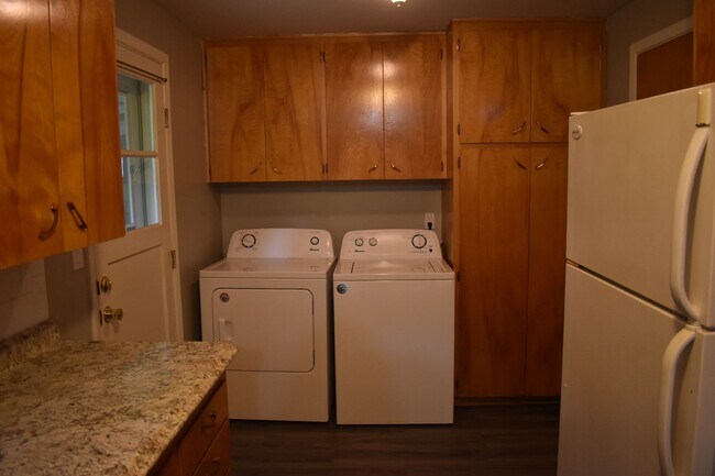 Foto del edificio - 630-640 W Grant St