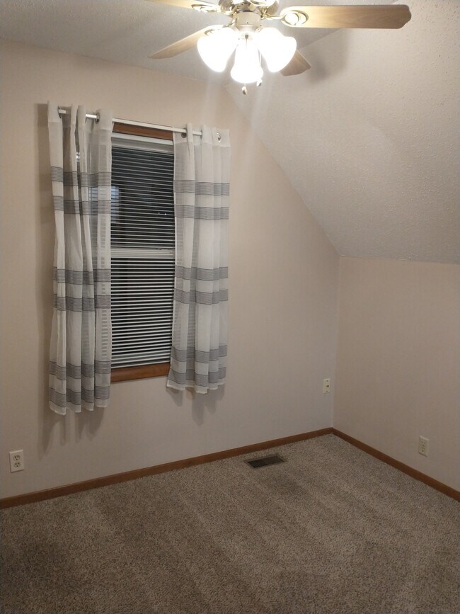 Foto del edificio - 608 3rd Ave SE