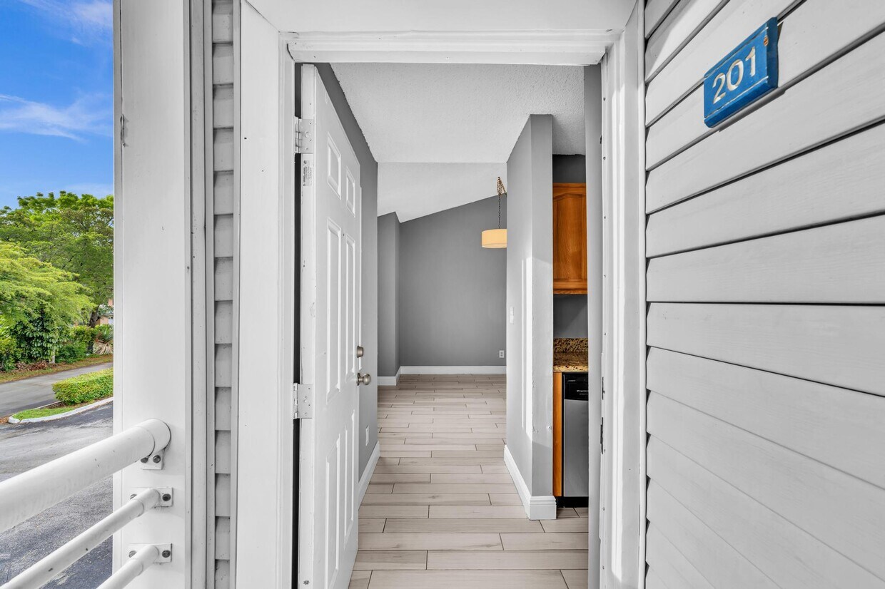 Foto principal - 3473 NW 44th St