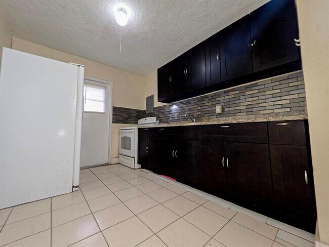 Foto del edificio - 416 NW 19th Ave
