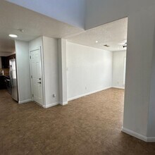 Building Photo - 1403 High Thicket Ct