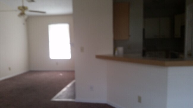 breakfast bar - 6804 Willowbrook Dr