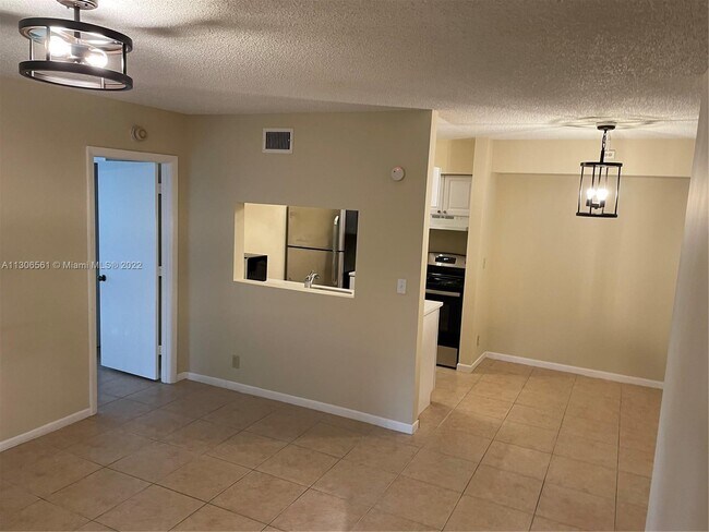 Foto del edificio - 6392 Chasewood Dr
