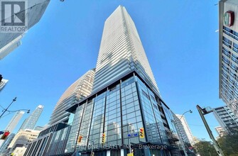 Building Photo - 501 Yonge St