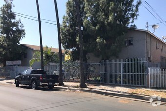 Foto principal - 5913 Benner St