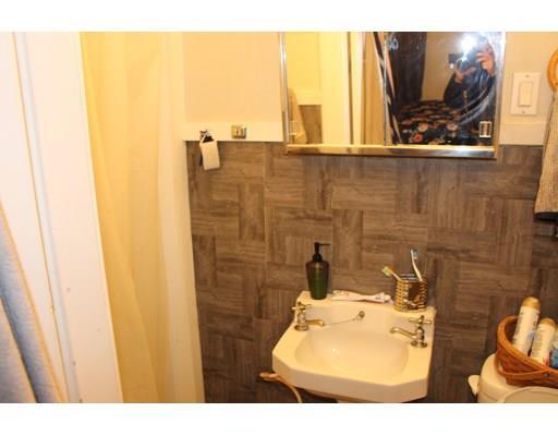 Building Photo - 292 Main St