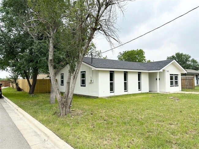 Foto del edificio - 560 E 19th St