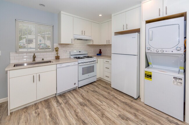Foto del edificio - 3960 Mayfield Ave