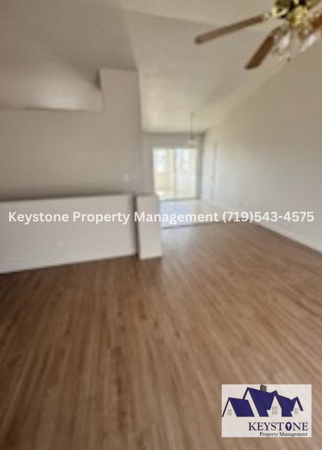 Foto del edificio - Located On A Quiet Cul-de-sac -  3 Plus Bedrooms/3 Bathroom/2 Car Garage $1800/$1800