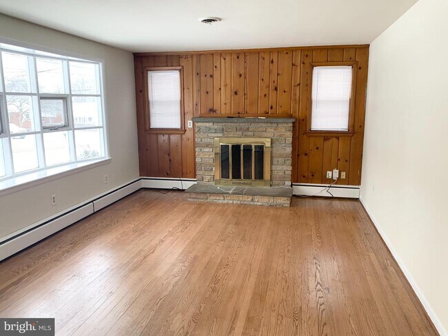 Building Photo - 16513 Walnut Hill Rd