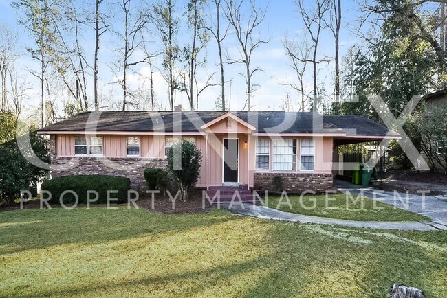 Building Photo - Lovely home centrally located!