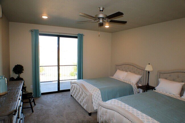 Building Photo - 5228 North Villas Drive