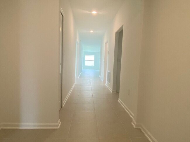 Foto del edificio - 2319 Green Valley St
