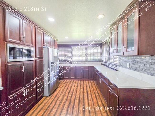Foto del edificio - 1612 E 218th St