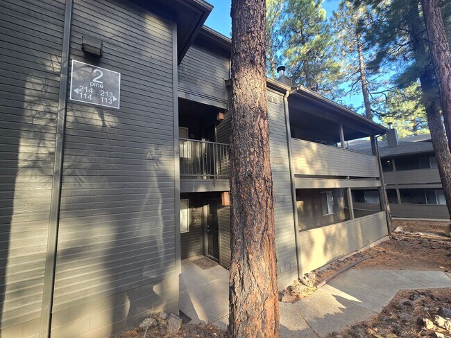 Building Photo - Upgraded West-Flagstaff Condo in the Arbor...