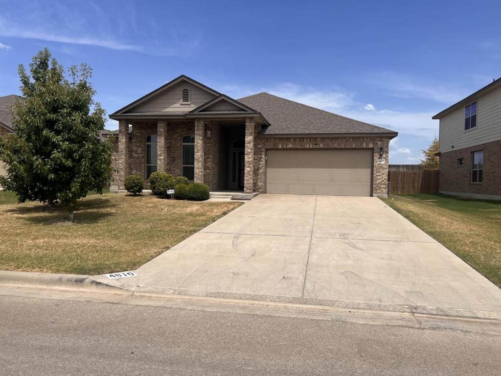 Foto principal - 4810 Miranda Dr