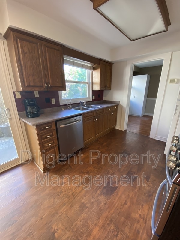 Building Photo - 1103 Huntington Cir