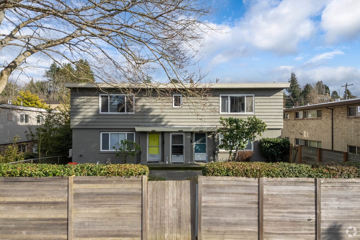 Exterior - 5440 Fauntleroy Way SW