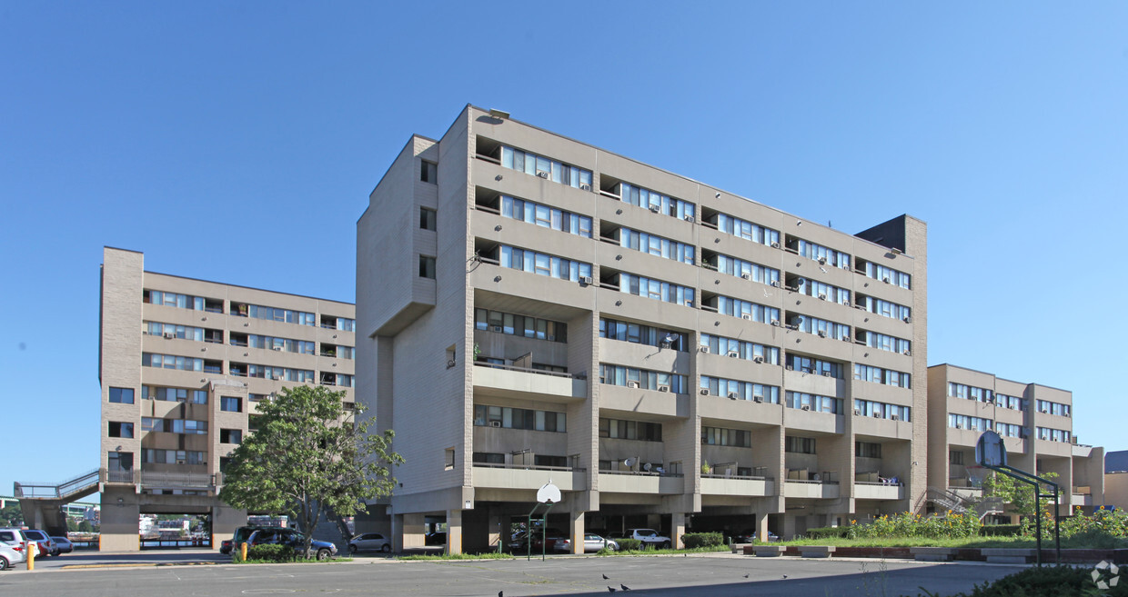 Building Photo - Shore Plaza East